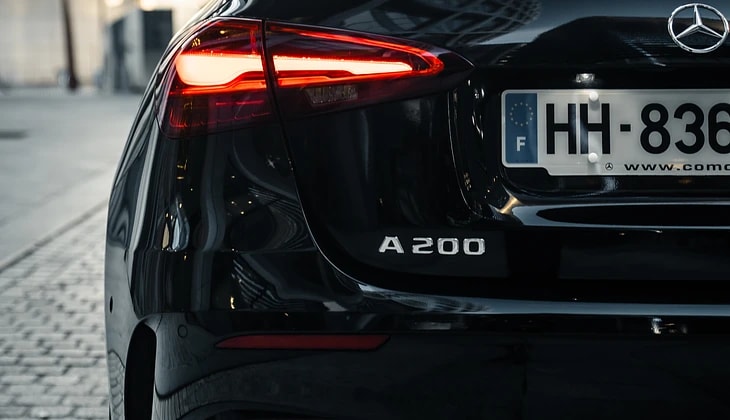 Feux arrière et monogramme A 200 de la Mercedes-Benz A200 AMG Line