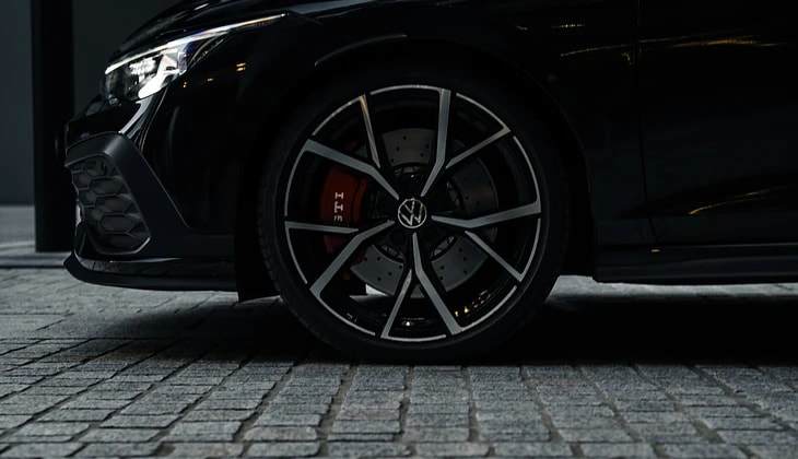 Jante et étrier de frein rouge de la Golf 8 GTI Clubsport